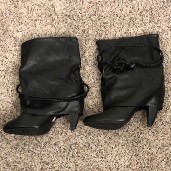 Vanity Heal Booties - Picture 1 of 3